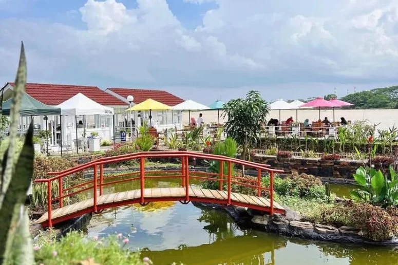 Warung Serayu: Santapan Nikmat di Tepi Sungai yang Menenangkan
